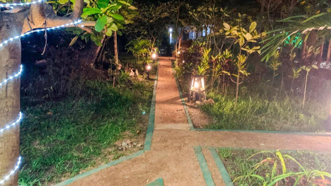 Sigiri Starwing Villa Sigiriya Exteriér fotografie